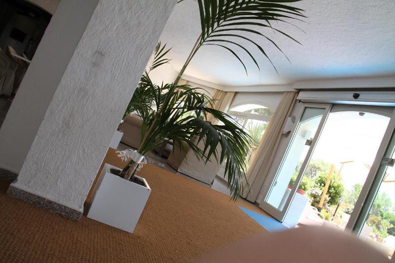 Hotel Tre Botti Baja Sardinia Ngoại thất bức ảnh